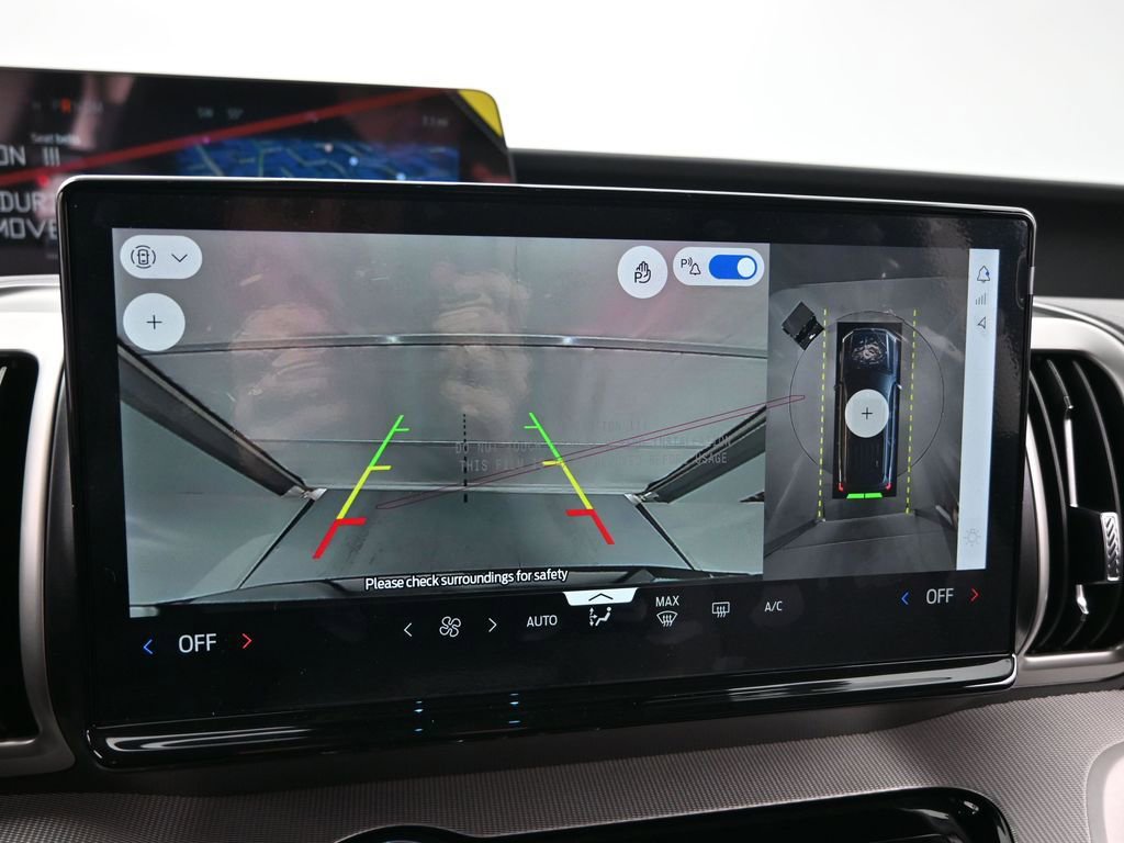 New 2025 Ford Expedition Active image 18