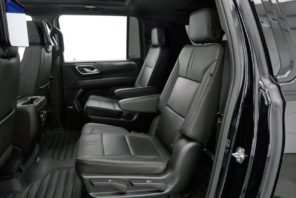 Used 2023 Chevrolet Suburban RST w/ Luxury Package AWD/4WD image 20