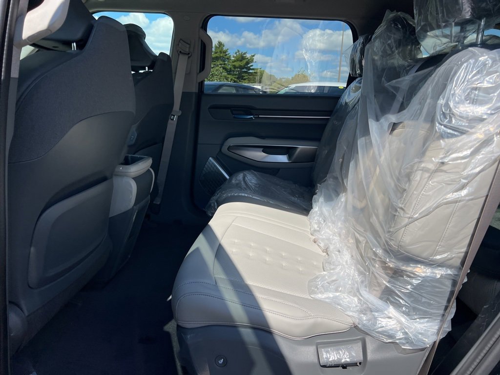 New 2026 Kia EV9 Wind image 12