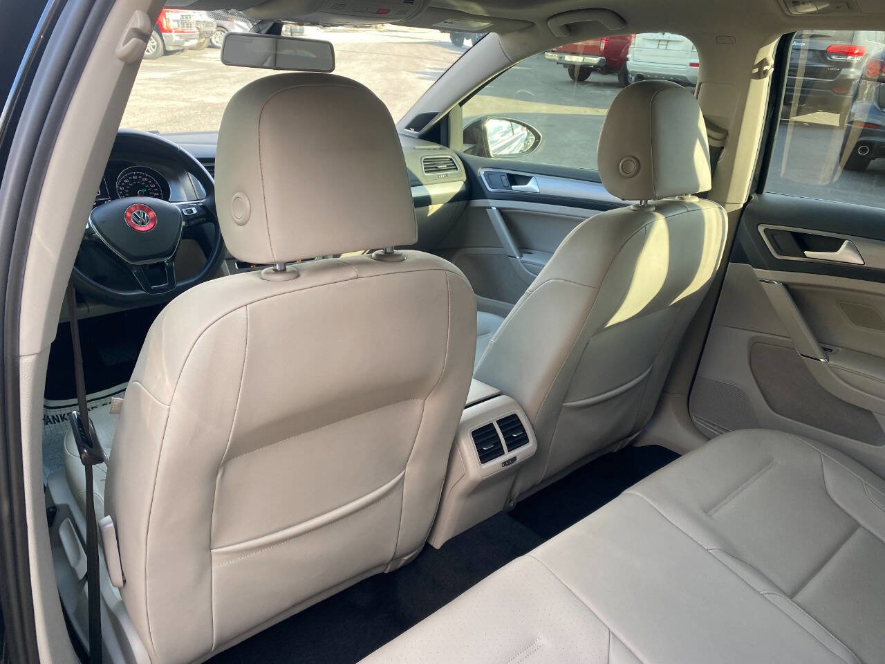 Used 2015 Volkswagen Golf TDI SE image 23