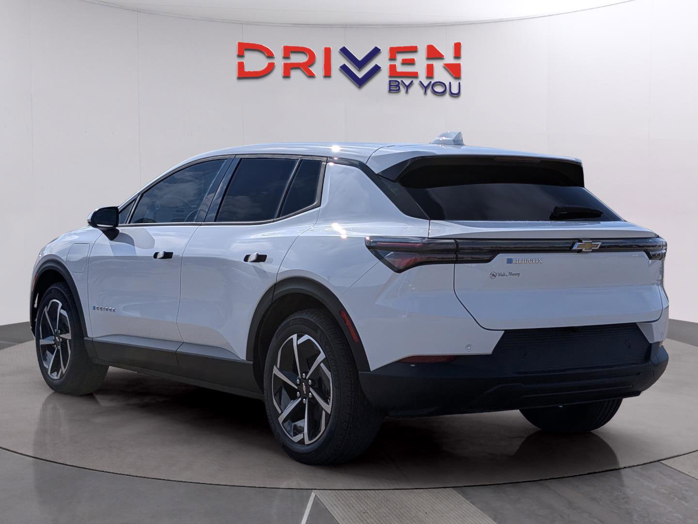 New 2026 Chevrolet Equinox EV LT image 3