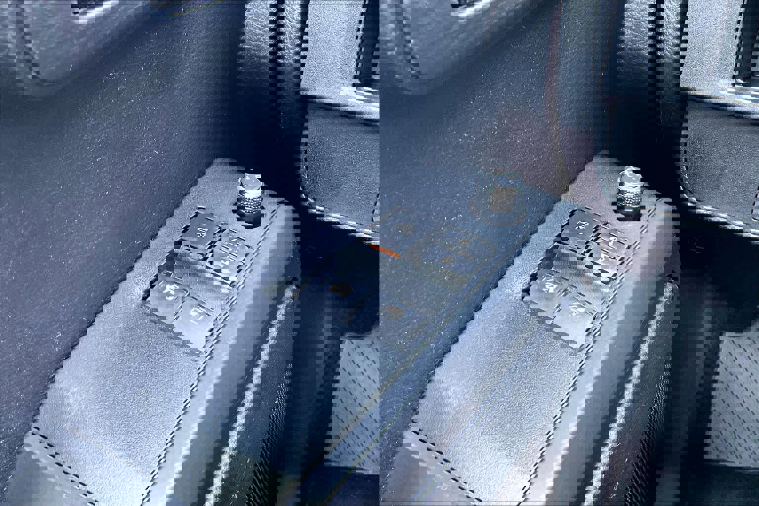 Used 2018 Toyota Tacoma SR image 31