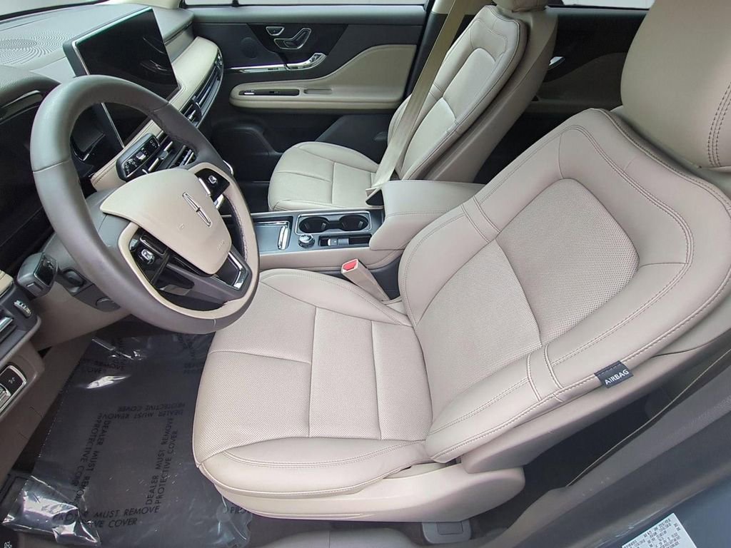 Used 2023 Lincoln Corsair AWD w/ Equipment Group 101A image 12