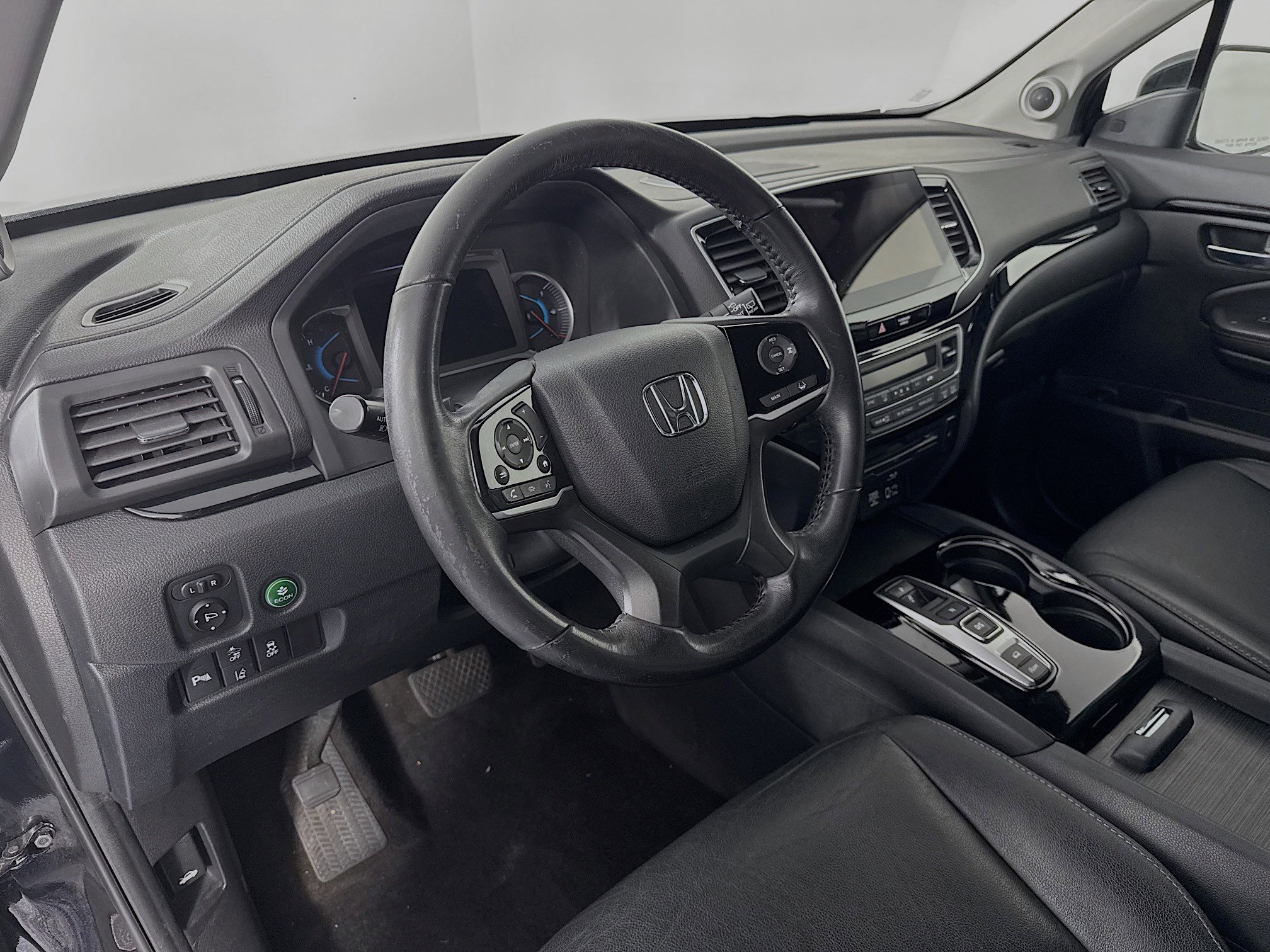 Certified 2020 Honda Pilot Touring image 9