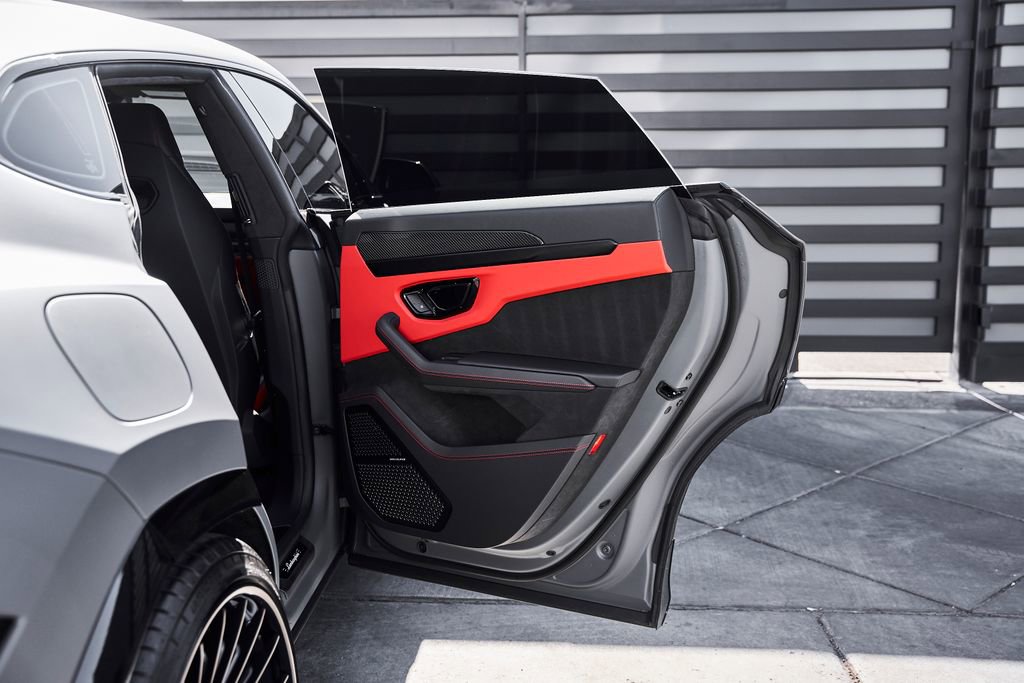 Used 2025 Lamborghini Urus S AWD/4WD image 24