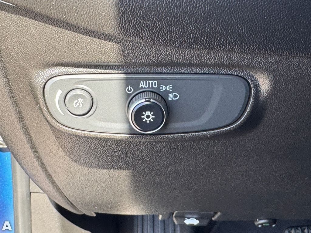 Used 2022 Chevrolet Equinox RS FWD image 26