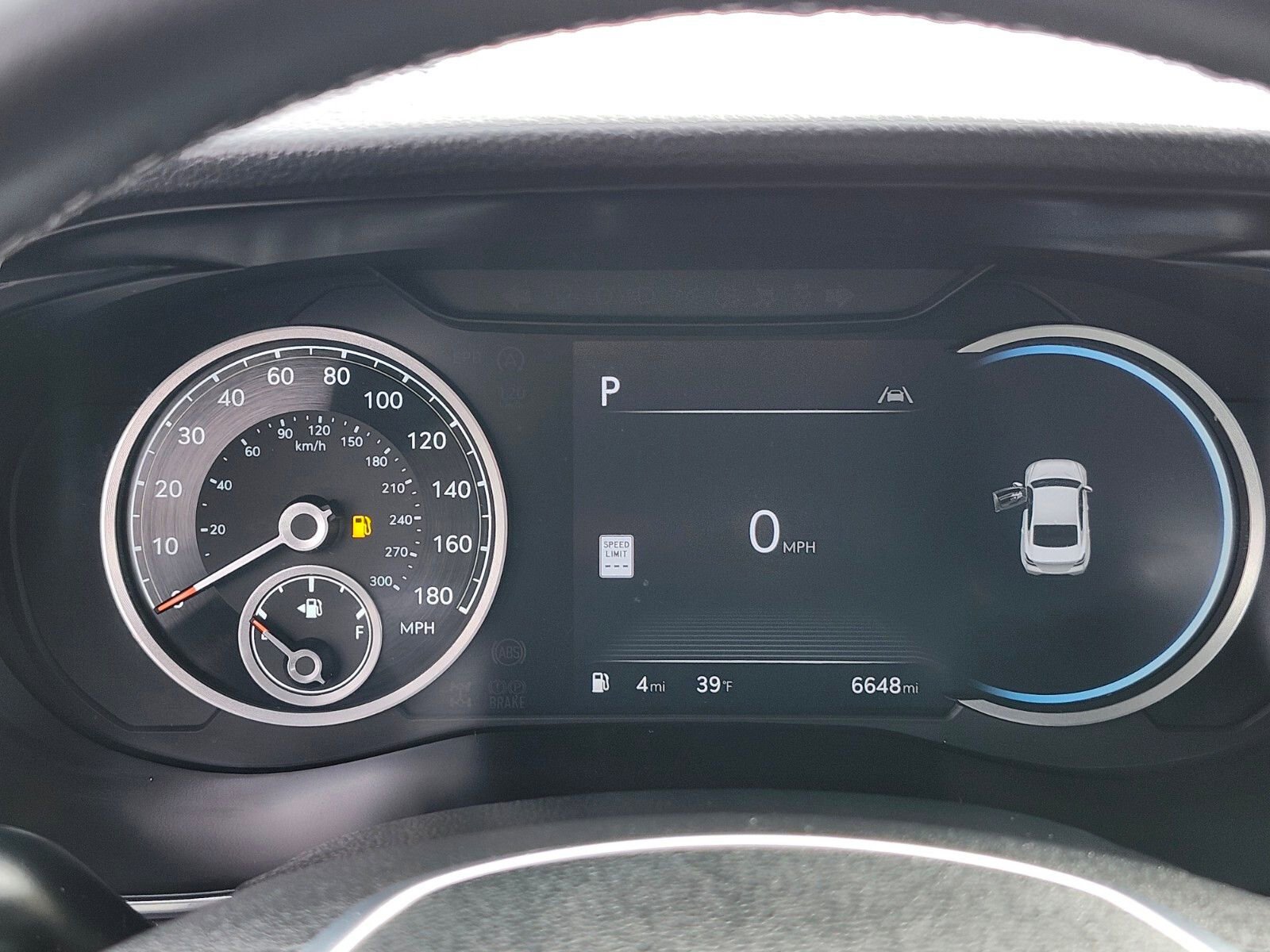 Used 2025 Genesis G70 2.5T image 30