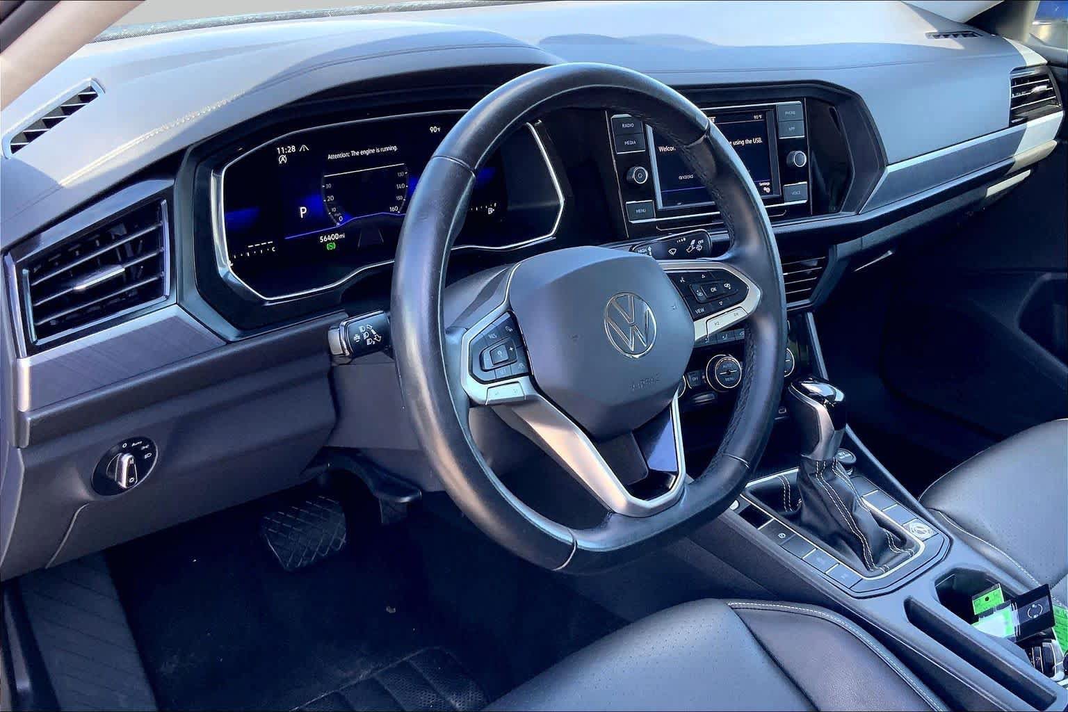 Used 2024 Volkswagen Jetta SE FWD image 16