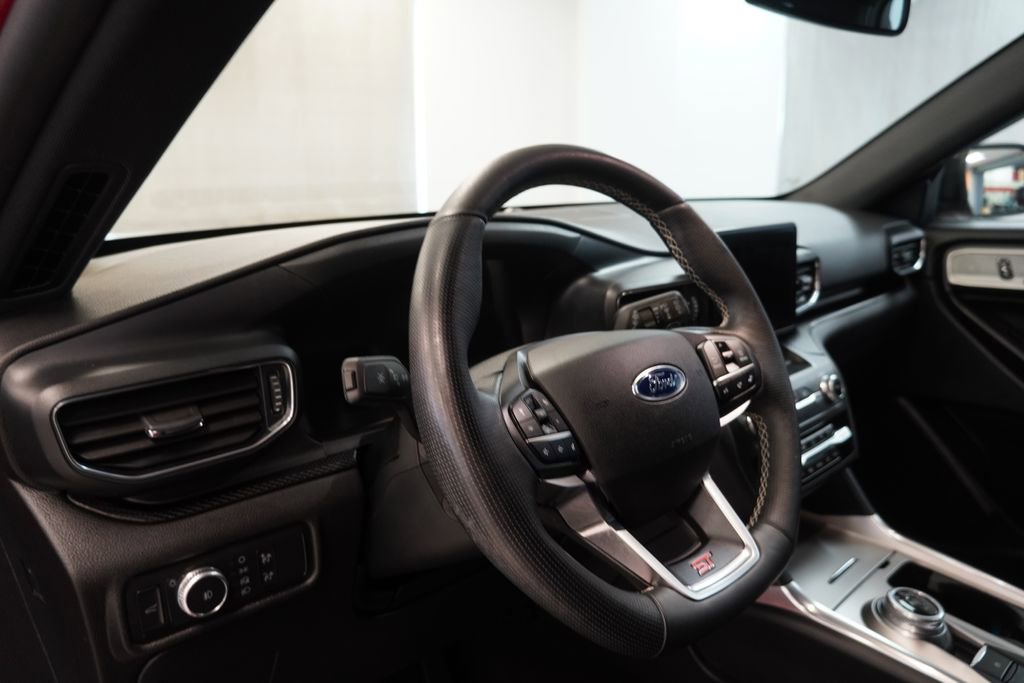 Used 2020 Ford Explorer ST AWD/4WD image 6