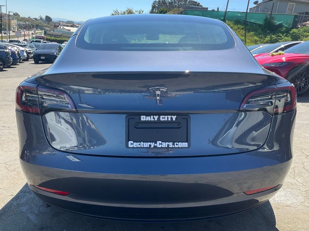 Used 2023 Tesla Model 3 Standard Range image 4