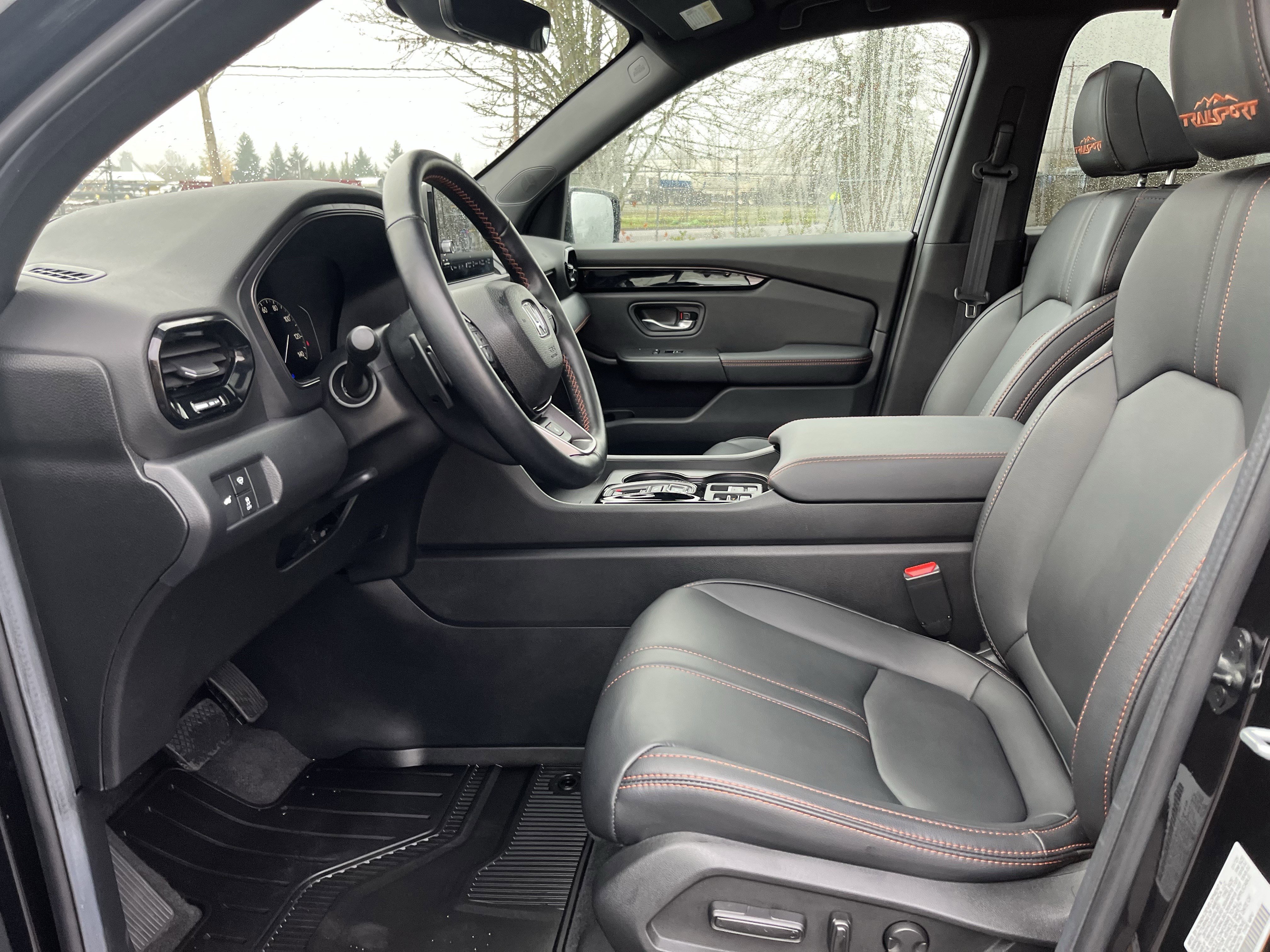 Certified 2025 Honda Pilot TrailSport image 10