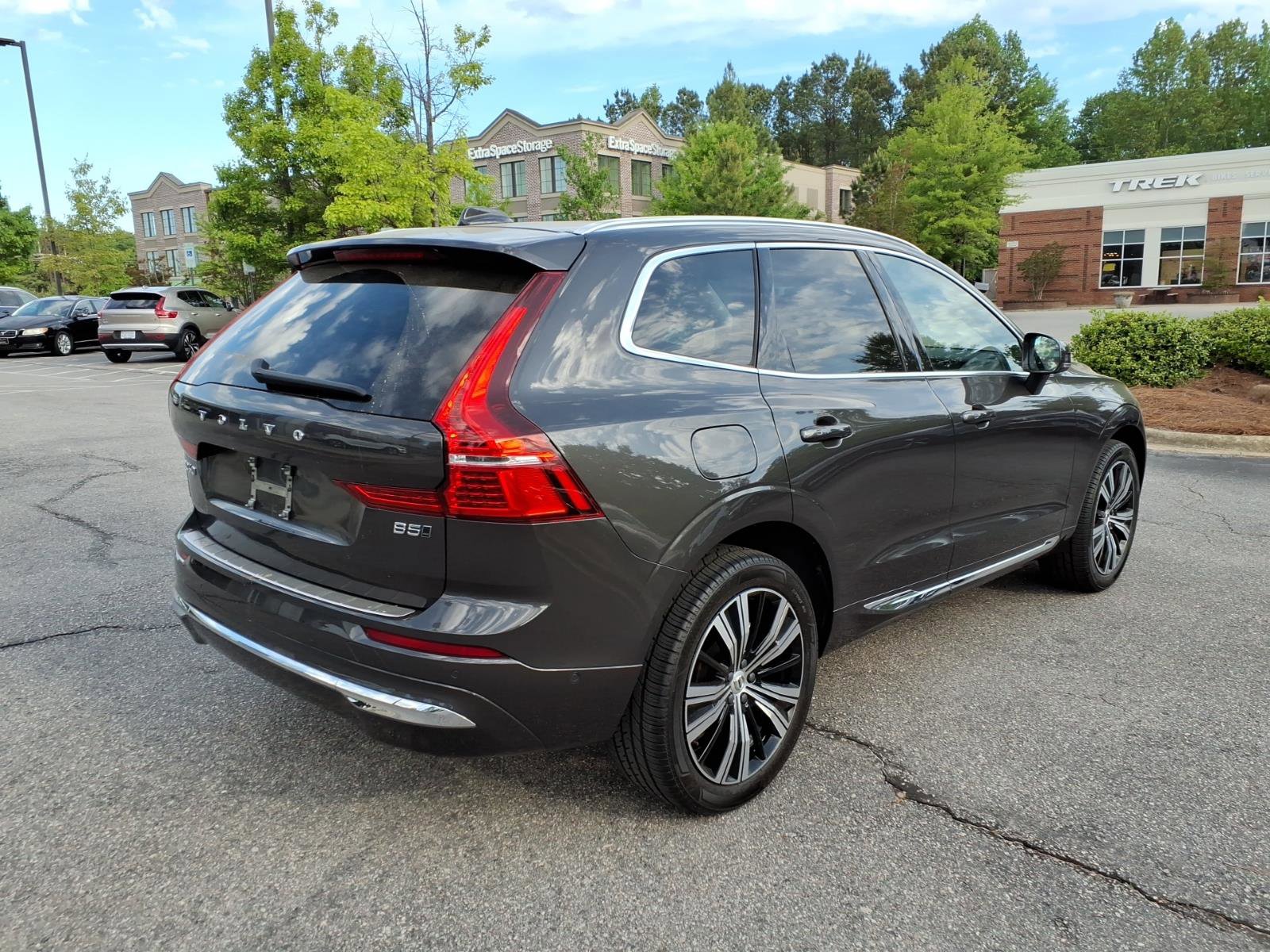 Certified 2023 Volvo XC60 B5 Plus w/ Protection Package Premier image 3