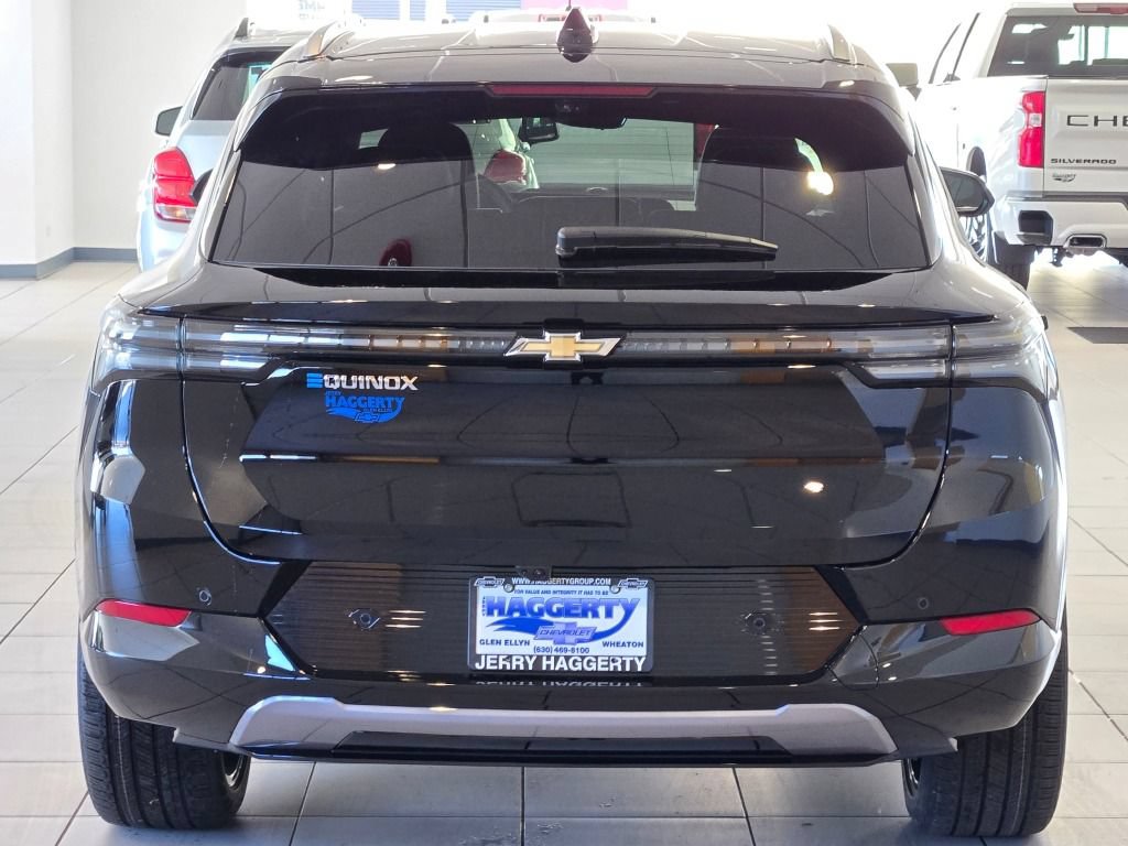 New 2026 Chevrolet Equinox EV LT w/ Convenience Package II FWD image 11