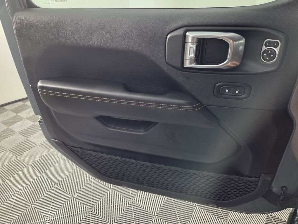 Used 2025 Jeep Wrangler Sahara w/ Safety Group image 21