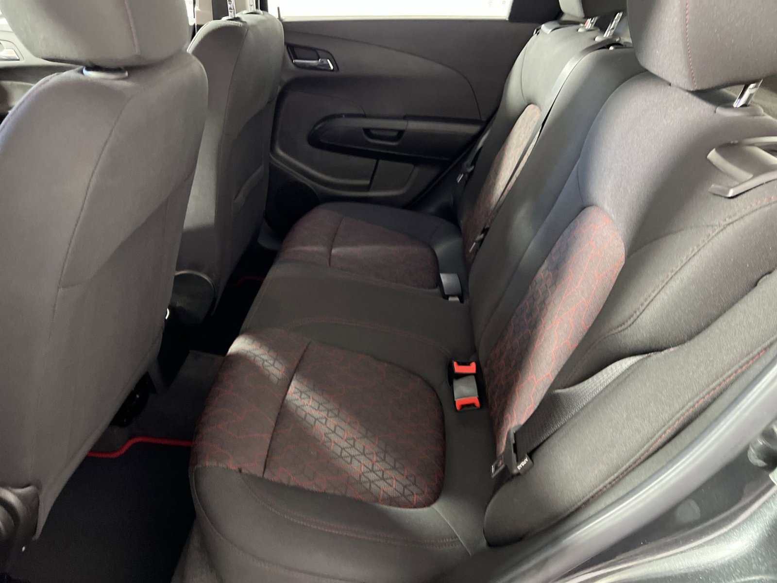 Used 2020 Chevrolet Sonic LT image 25