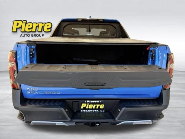 Used 2026 Chevrolet Silverado EV LT AWD/4WD image 4