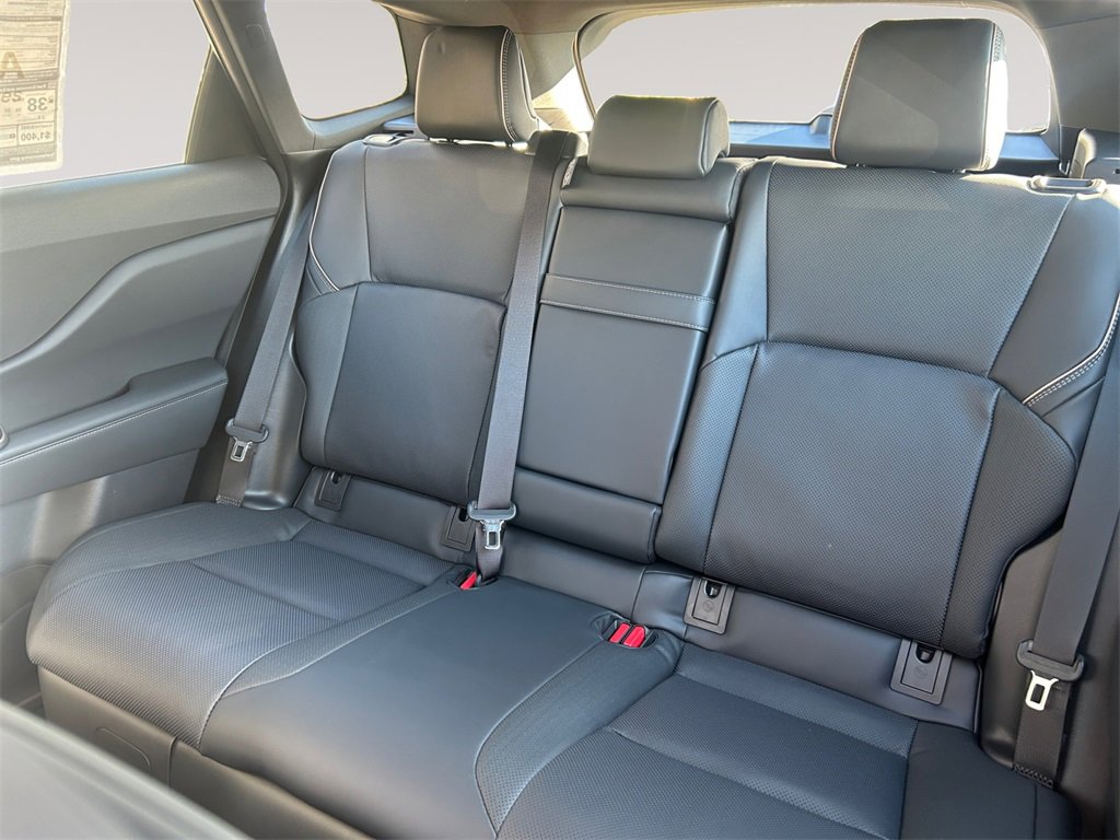 Used 2025 Toyota Crown Signia image 13