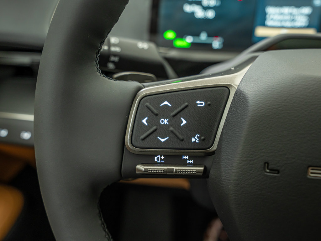 New 2026 Lexus ES 350h AWD w/ Convenience Package image 28