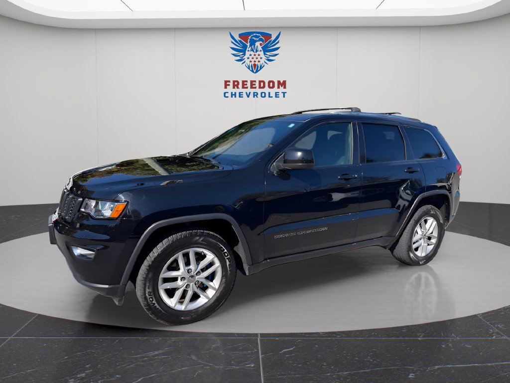 Used 2017 Jeep Grand Cherokee Laredo w/ Quick Order Package 23E AWD/4WD image 2