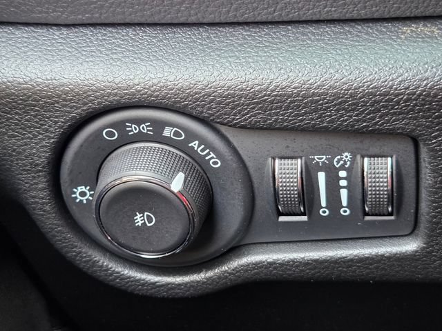 Used 2026 Chrysler Pacifica Limited w/ S Appearance Package FWD image 29