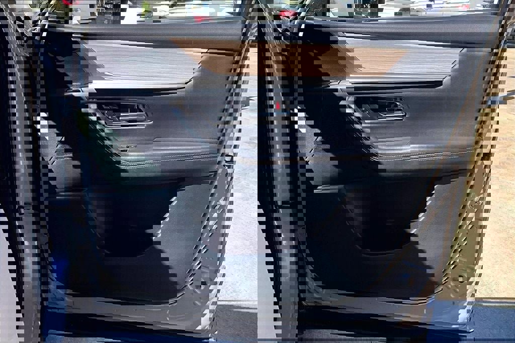 Used 2024 MAZDA CX-90 Plug-In Hybrid w/ Premium Pkg image 27