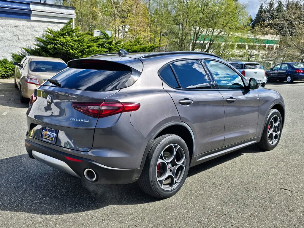 Used 2018 Alfa Romeo Stelvio Ti Sport image 8
