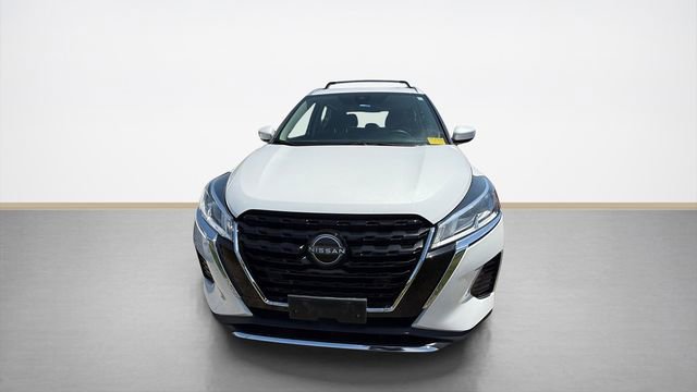 Used 2023 Nissan Kicks SV w/ Interior Electronics Package FWD image 2