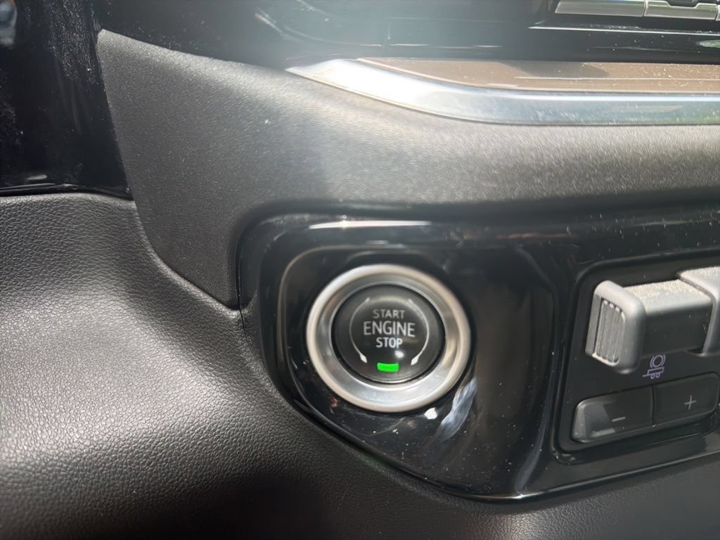 Used 2022 Chevrolet Silverado 1500 High Country w/ High Country Premium Package AWD/4WD image 30
