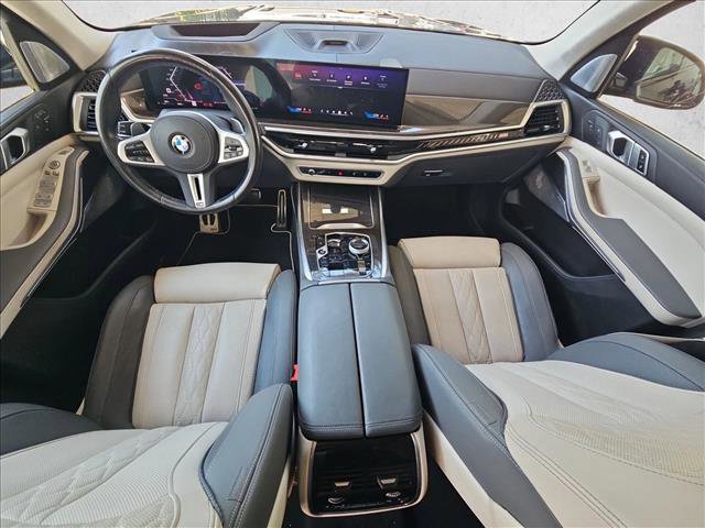Used 2024 BMW X7 M60i AWD/4WD image 16