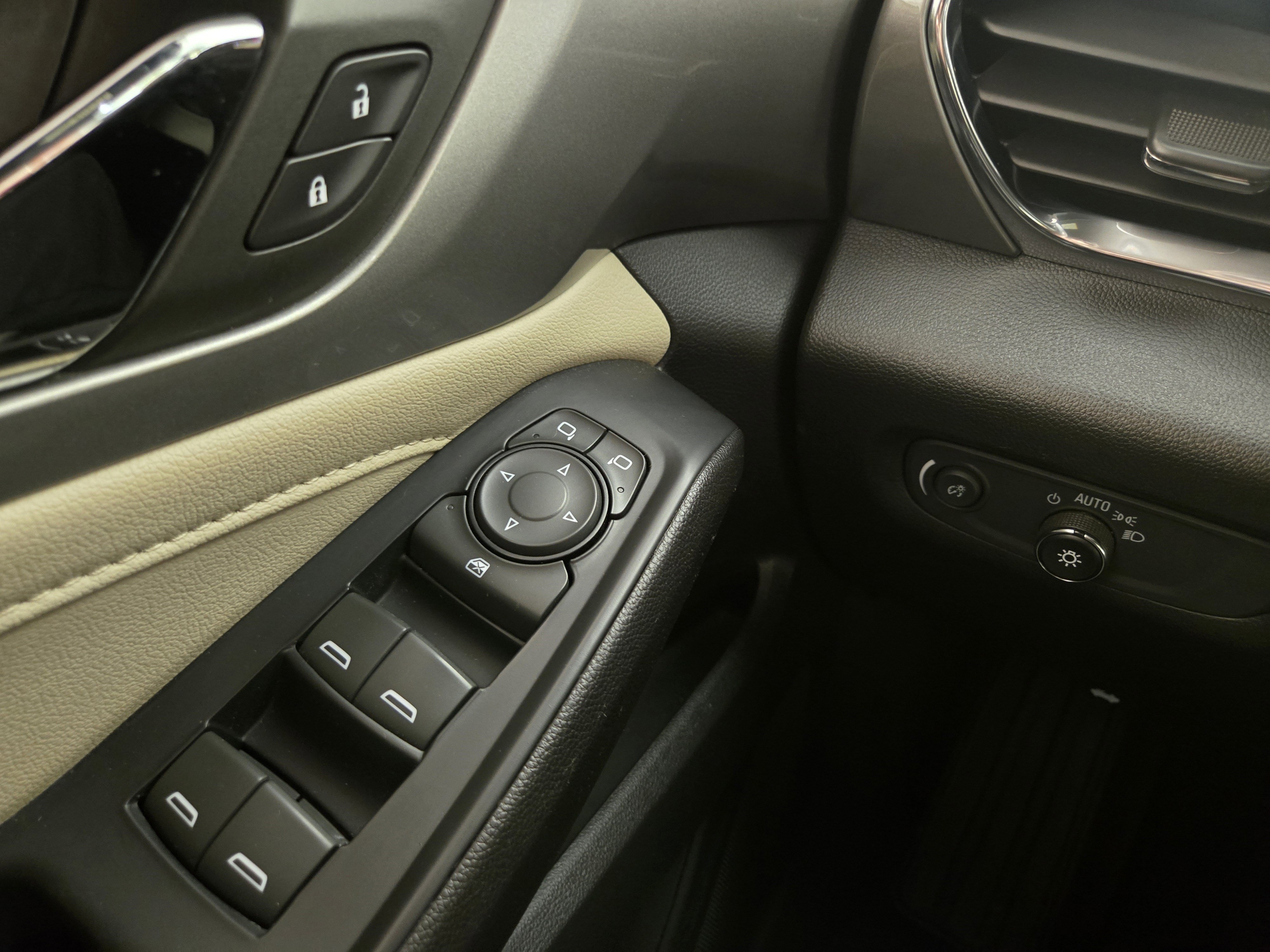 Certified 2023 Chevrolet Traverse LS w/ Safety Package image 30