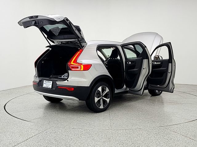 Certified 2023 Volvo XC40 B5 Plus w/ Protection Package Premier AWD/4WD image 11
