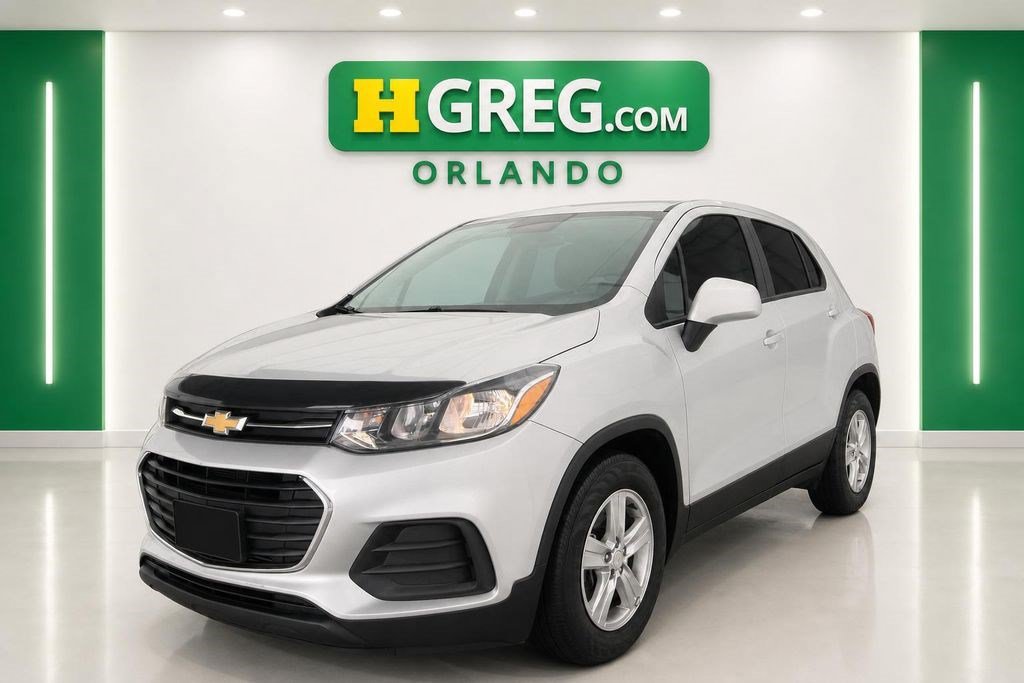 Used 2022 Chevrolet Trax LS w/ Tint and Cruise Package FWD image 4