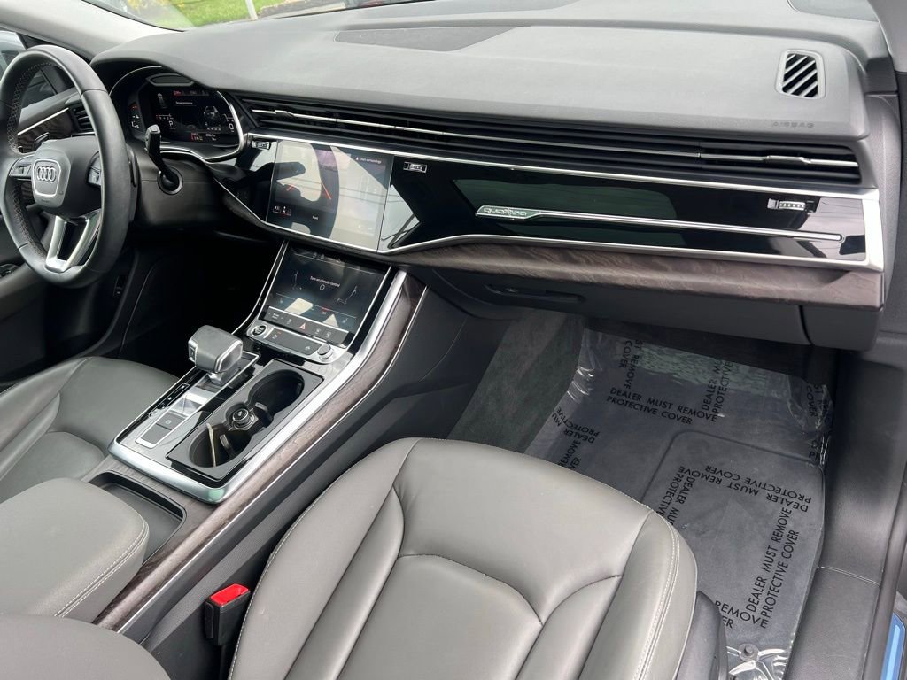 Used 2022 Audi Q8 Premium image 32