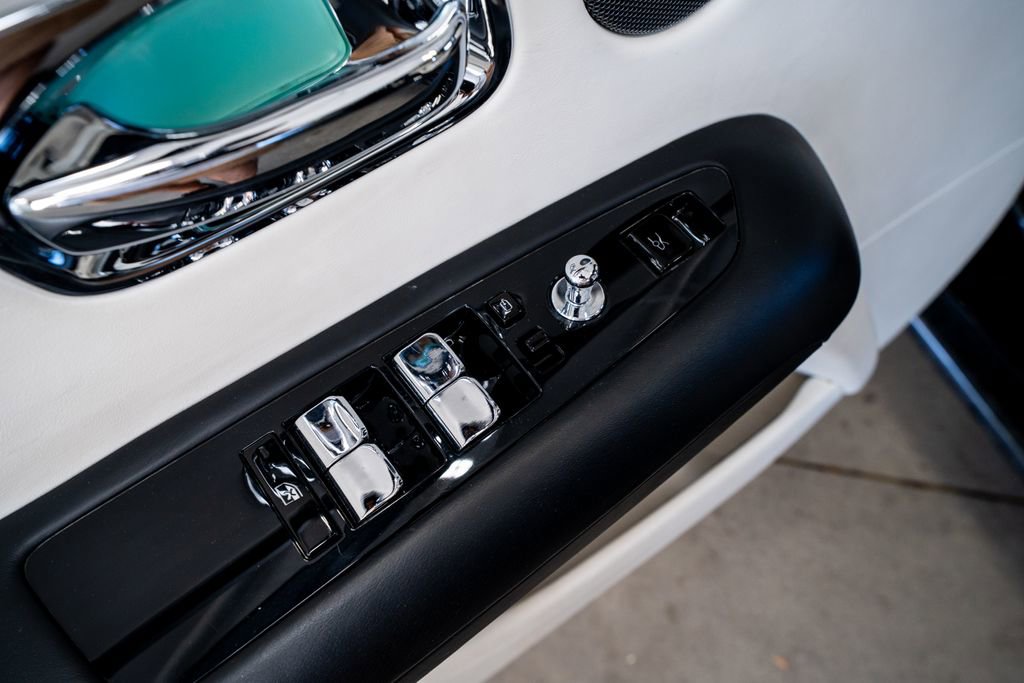 Used 2022 Rolls-Royce Ghost image 21