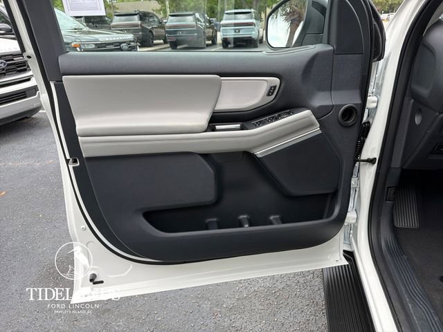 New 2026 Ford Expedition Active RWD image 12