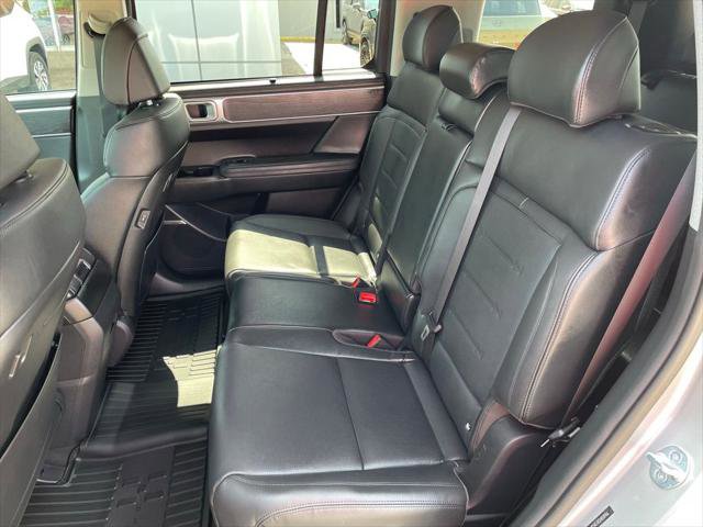 Used 2025 Hyundai Santa Fe Limited image 11