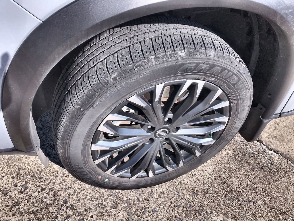 Certified 2025 Nissan Rogue SL w/ Tech Package image 10