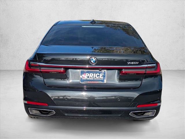 Used 2022 BMW 740i image 7