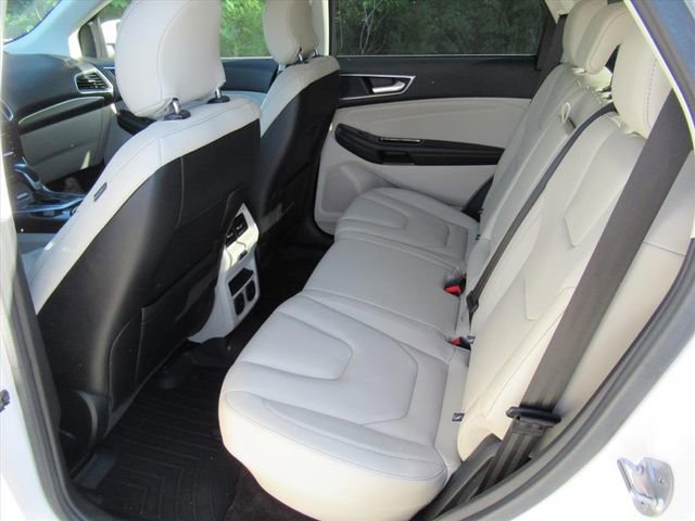 Used 2016 Ford Edge Titanium w/ Equipment Group 301A FWD image 33
