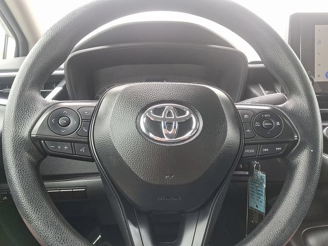 Used 2025 Toyota Corolla LE FWD image 17