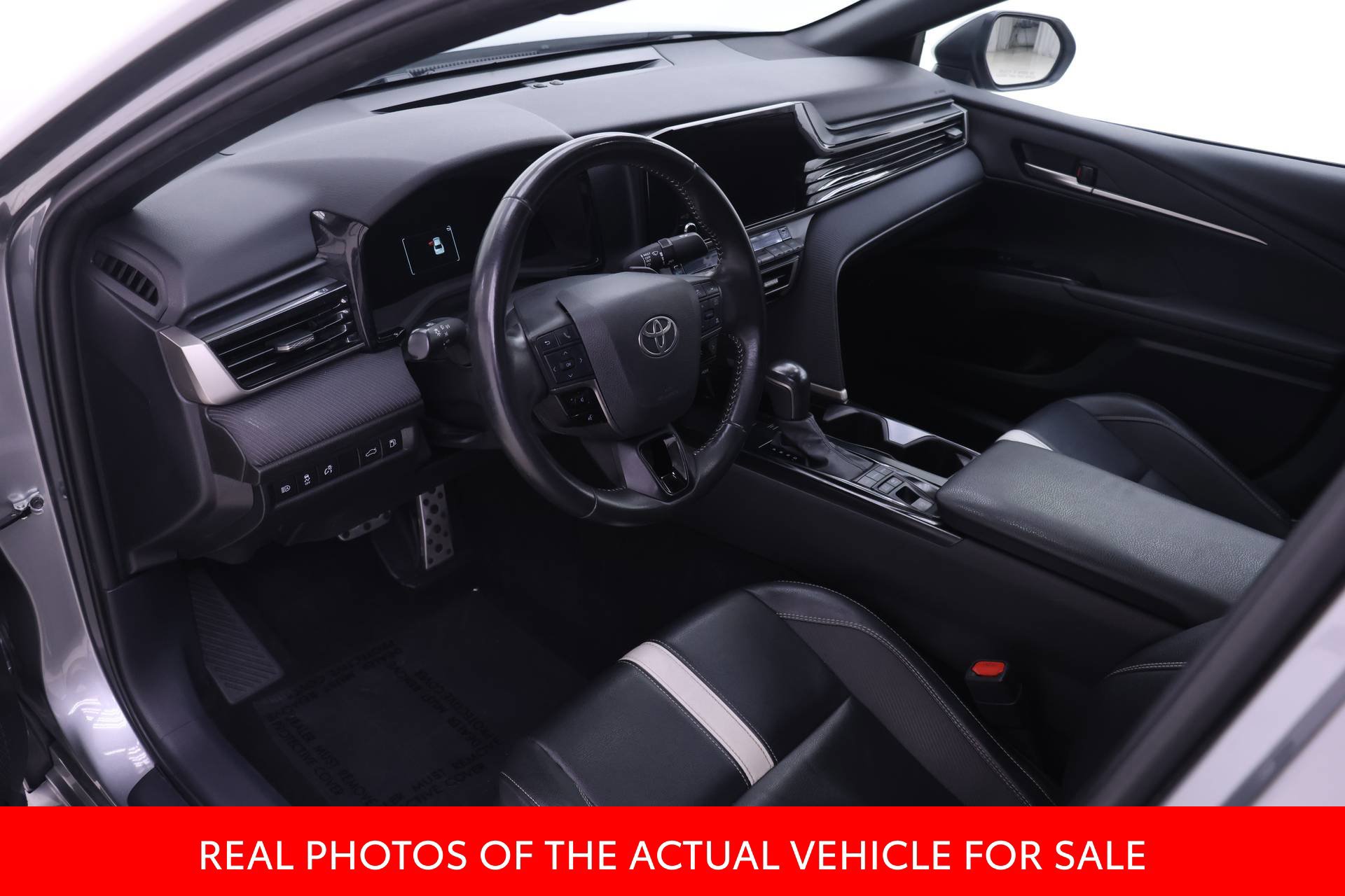 Certified 2025 Toyota Camry SE FWD image 3