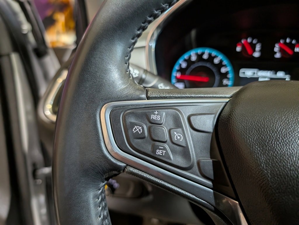 Used 2018 Chevrolet Equinox LT image 17