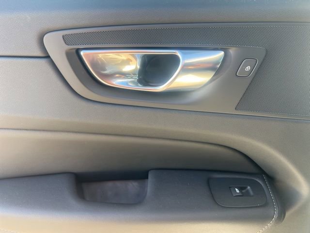 Used 2023 Volvo XC60 B5 Ultimate w/ Climate Package FWD image 24