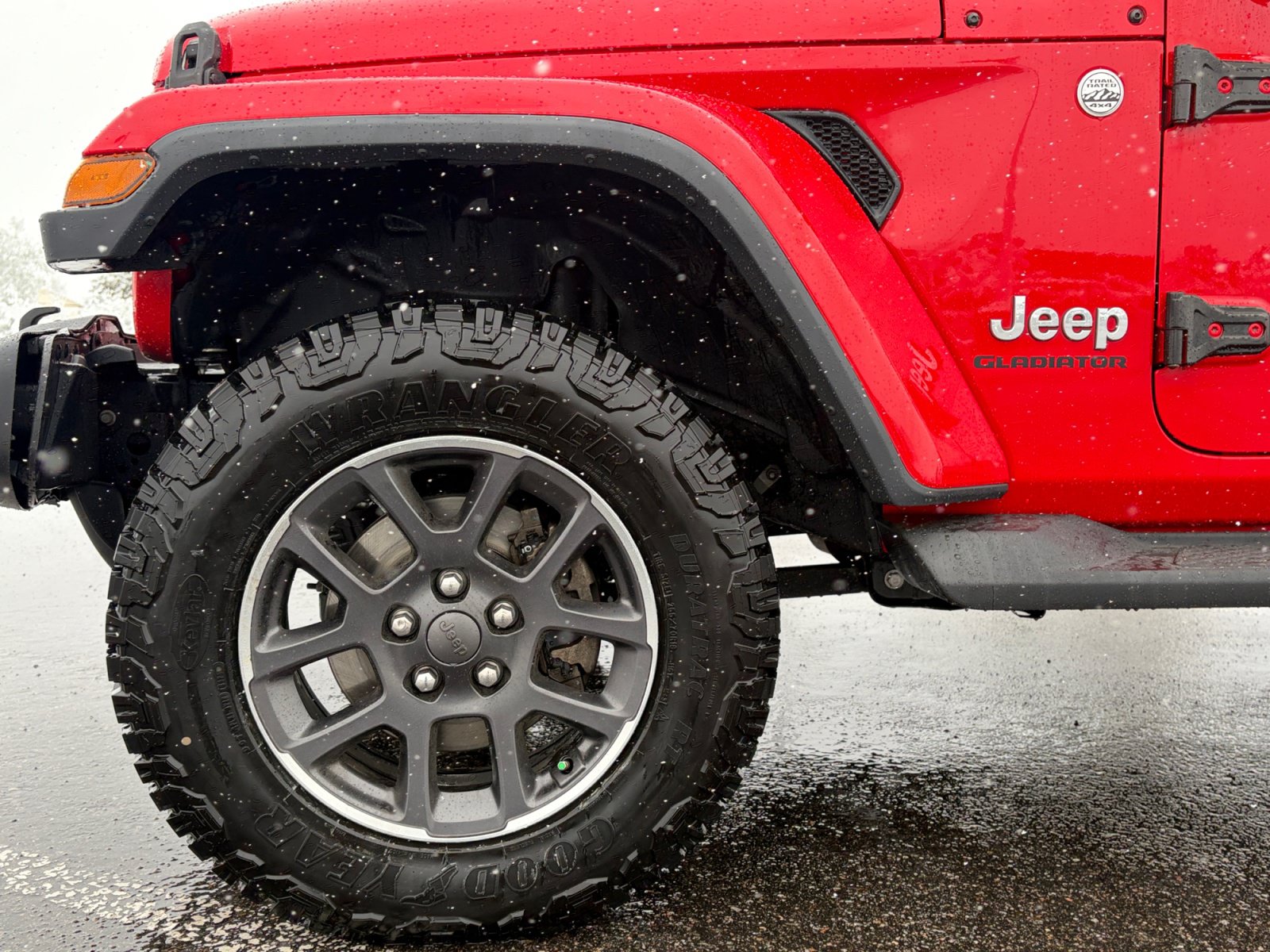 Used 2020 Jeep Gladiator Overland AWD/4WD image 10