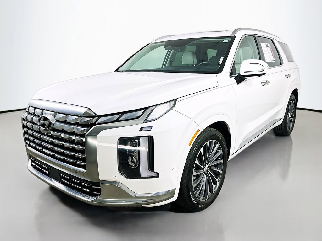 Used 2024 Hyundai Palisade Calligraphy FWD image 3