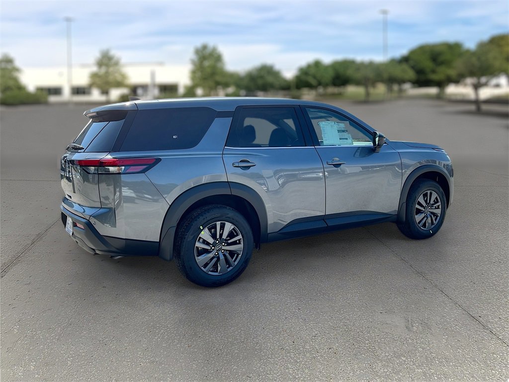 Certified 2025 Nissan Pathfinder S image 5