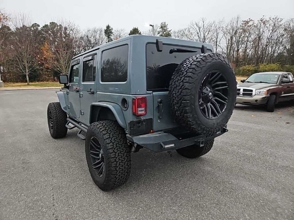 Used 2015 Jeep Wrangler Unlimited Rubicon w/ Connectivity Group image 5