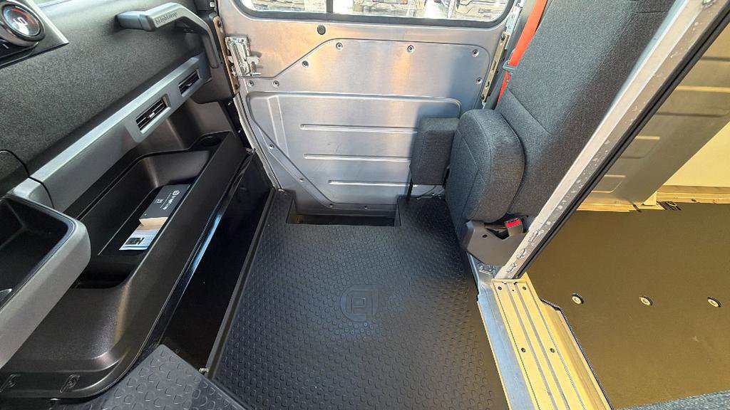 Used 2024 Chevrolet Brightdrop 600 w/ Commercial Equipment Package AWD/4WD image 25