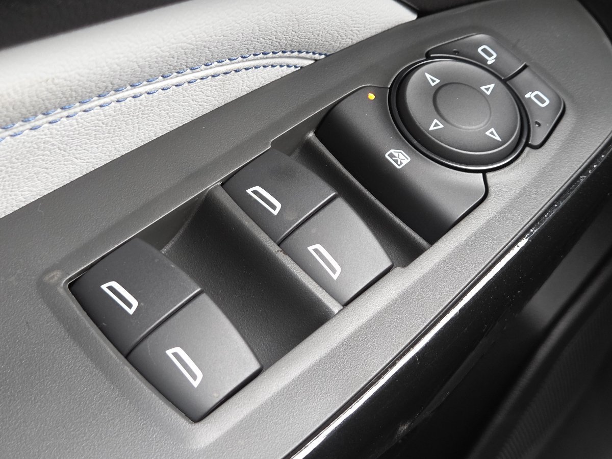 New 2026 Chevrolet Trax LT w/ LT Convenience Package FWD image 32