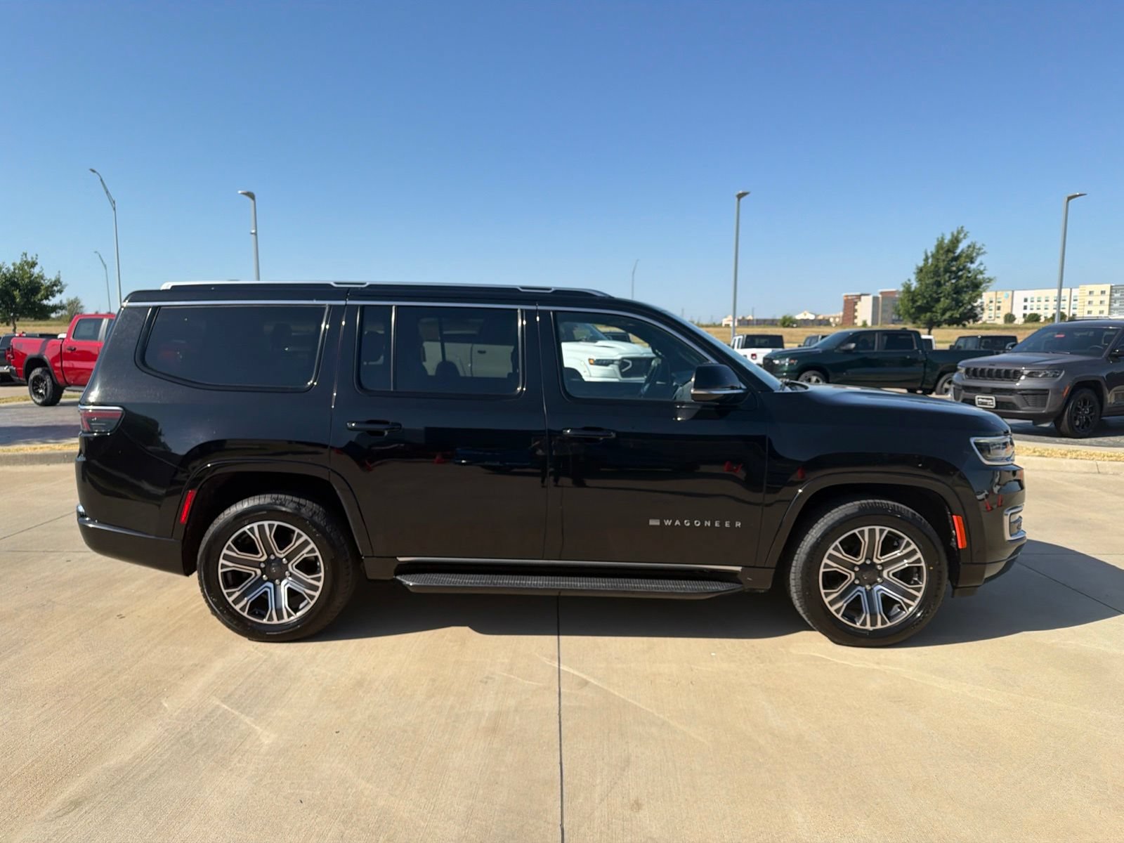 Used 2024 Jeep Wagoneer Series II w/ Flexible Seating Group AWD/4WD image 6